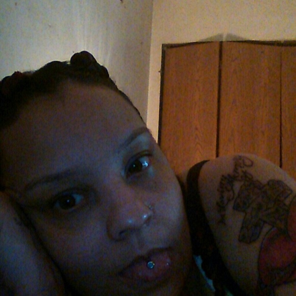 Profile Picture of Tonya Feight (@tonyafeight69) on Poshmark
