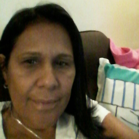 Profile Picture of Hisenia Sansonetti (@hisenia9) on Poshmark