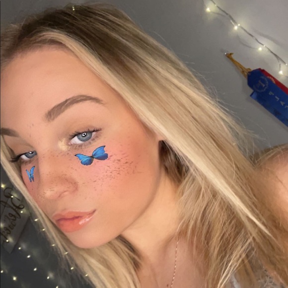 Profile Picture of Madi Sharp (@madisharp04) on Poshmark