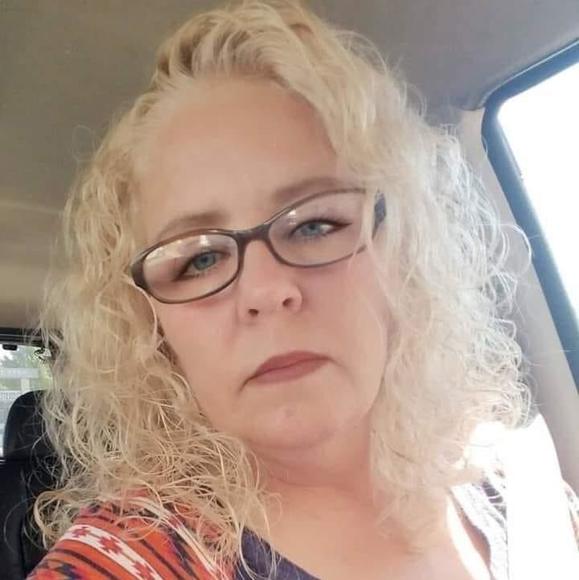Profile Picture of Donna Domino (@donnadomino16) on Poshmark
