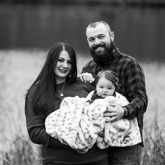 Profile Picture of Johnna Closet (@yonza1) on Poshmark