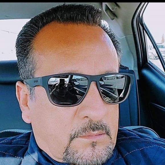 Peposki Redoski - Poshmark Profile Picture of Peposki Redoski (@jlrede) on Poshmark