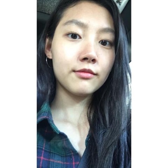 Profile Picture of Carol Chang (@carolchang560) on Poshmark