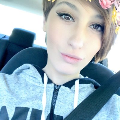 Profile Picture of Elizabeth Landrum (@Elandrum17) on Twitter
