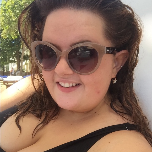 Profile Picture of Jenna Creveling (@jennalee43) on Poshmark