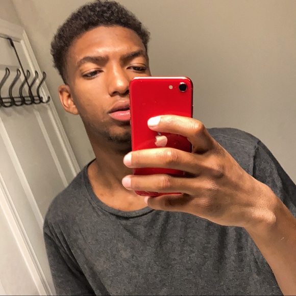 Profile Picture of Donnell Sirmons (@donnellsirmons) on Poshmark