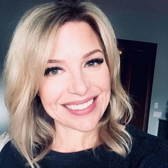 Profile Picture of Zoe Bradley (@zbrdly) on Poshmark