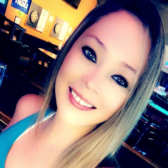 Miranda Corley - Poshmark Profile Picture of Miranda Corley (@mcorleym) on Poshmark