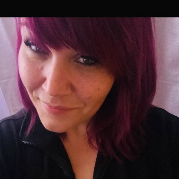 Profile Picture of Melissa Morvant (@melissa012222) on Poshmark