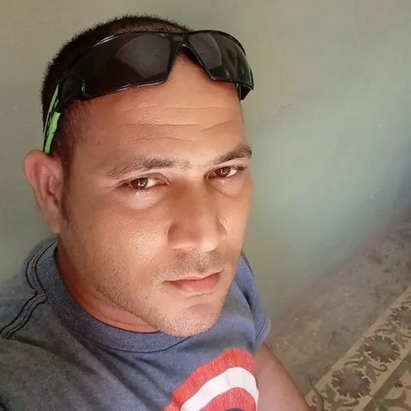 Profile Picture of Armando Mesa (@mesanoa83) on Poshmark