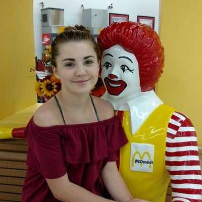 Profile Picture of Lacey Powers (@LaceyKPowers) on Twitter