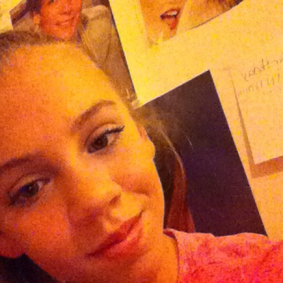 Profile Picture of Haley Briggs (@haleybriggs1025) on Poshmark