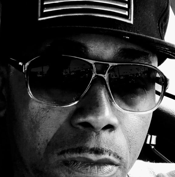 Profile Picture of Dontay Edwards (@dontay_e) on Poshmark