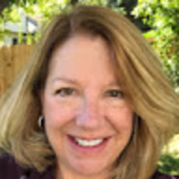 Profile Picture of Suzanne Mckay (@mcshea02) on Poshmark