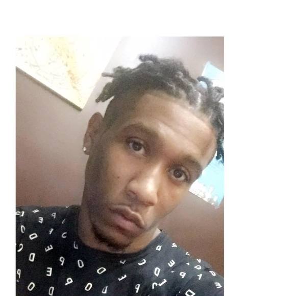 Lc Moskow - Poshmark Profile Picture of Lc Moskow (@lcmoskow) on Poshmark