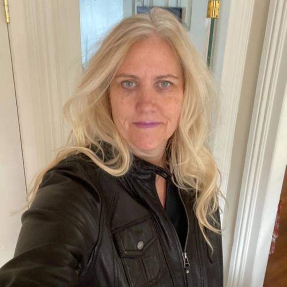 Profile Picture of M virginia Roach (@gingersnap1120) on Poshmark