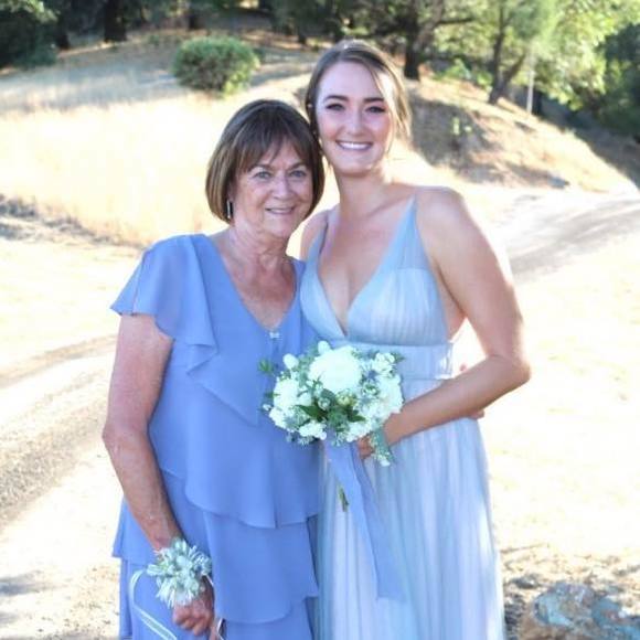 Profile Picture of Brooke Garlick (@brooke_garlick) on Poshmark