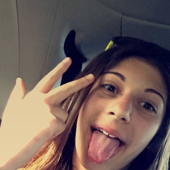 Profile Picture of Lexi Heltmach (@vball212) on Poshmark