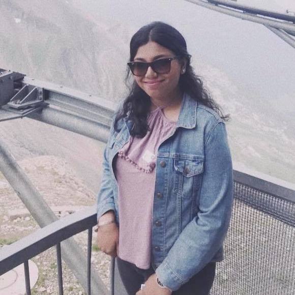 Profile Picture of Shreena Patel (@shreenaaaxo) on Poshmark