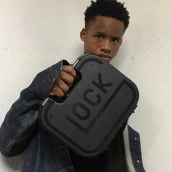 Profile Picture of Dom Battistone (@dombatt68) on Poshmark