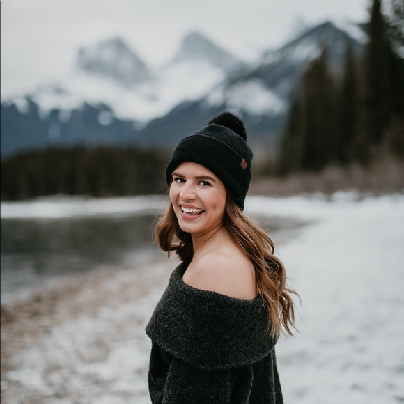 Profile Picture of Avery Wade (@averygwade) on Poshmark