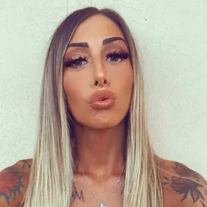 Profile Picture of   ituoiocchisonofariabbaglian... (@mesiacrecco) on Tiktok