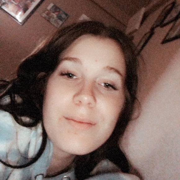 Profile Picture of Madison Sinclair (@madisonsincl967) on Poshmark