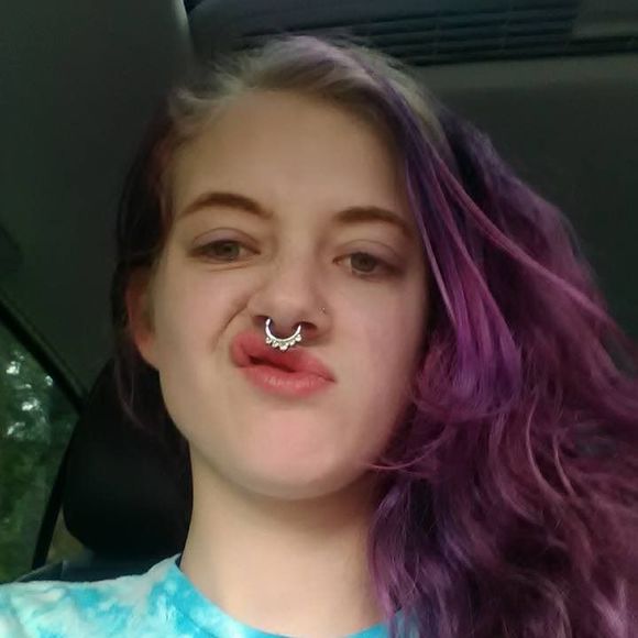 Carl Sweaney - Poshmark Profile Picture of Carl Sweaney (@carlthizz) on Poshmark