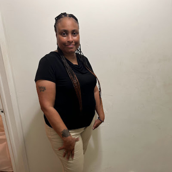 Profile Picture of Monique Herbert-reid (@moherbert32) on Poshmark