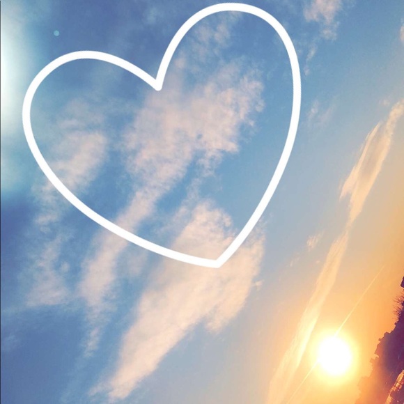 Profile Picture of Rosey Gjuraj (@roseygjuraj) on Poshmark