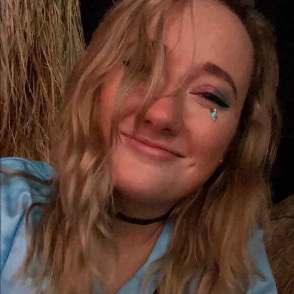 Profile Picture of Grace Coonan (@missdisgrace) on Poshmark