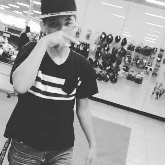 Profile Picture of Janiel Rodriguez (@janiel1112) on Poshmark