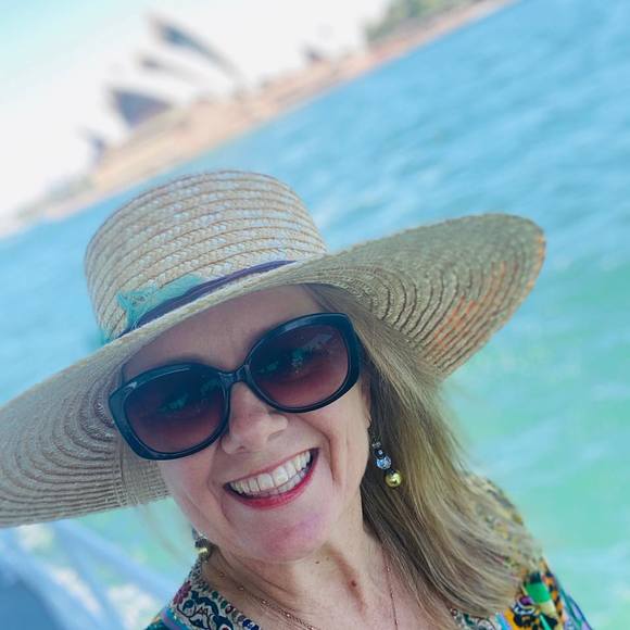 Profile Picture of Kelli Hunter (@kellimhunter31) on Poshmark