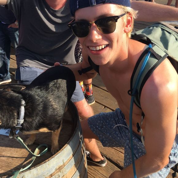 Profile Picture of Chris Dal ponte (@ceedeepeeper) on Poshmark