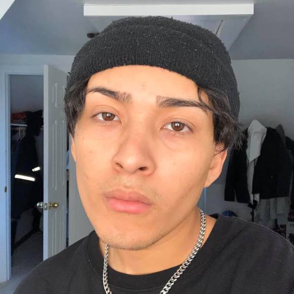 Profile Picture of Chawayy Chawayy (@chawayychawayy) on Poshmark