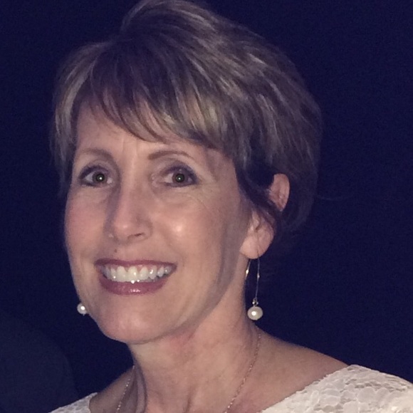 Profile Picture of Kim Winter (@getitnow742) on Poshmark