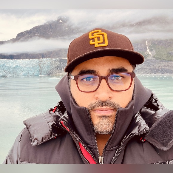 Daniel Valderrama - Poshmark Profile Picture of Daniel Valderrama (@danvalderrama) on Poshmark