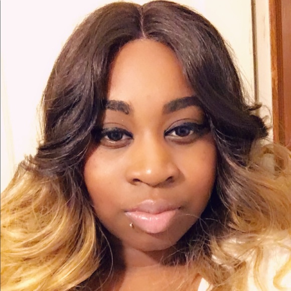 Profile Picture of Jametta Taylor (@suchadollhairco) on Poshmark