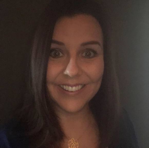 Profile Picture of Heather Roberts (@chroberts19) on Poshmark