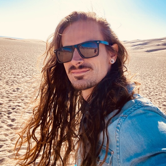 Profile Picture of Sean Cochrane (@smc182) on Poshmark
