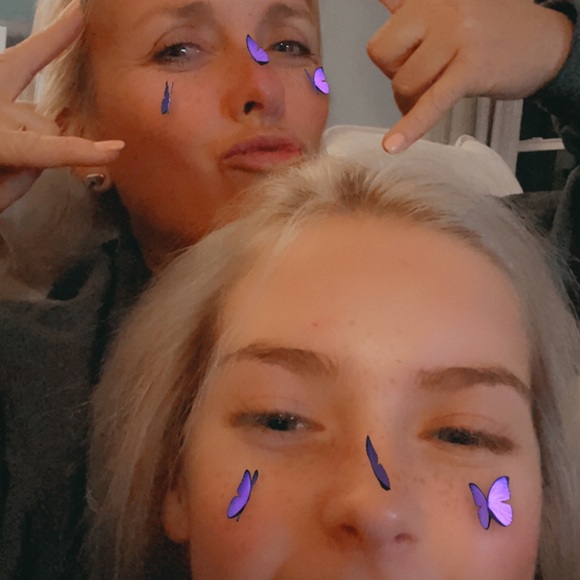 Profile Picture of Signe Jones (@signe_jones) on Poshmark