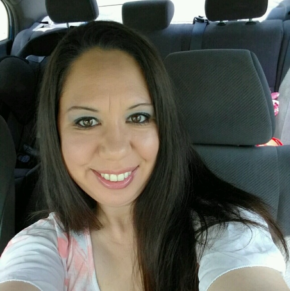 Profile Picture of Tobbi Rivinius (@tg4shay) on Poshmark