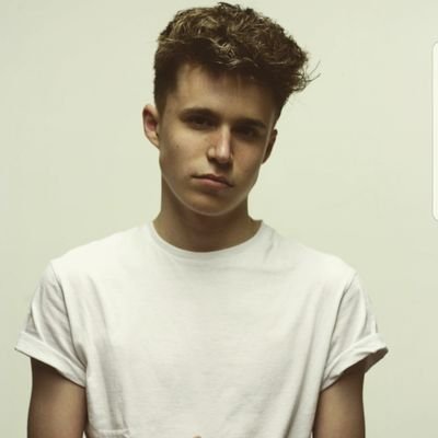 Profile Picture of Zachary Pearce (@ZacharyJonPearc) on Twitter