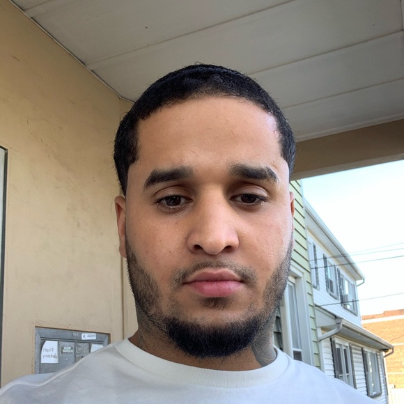Profile Picture of Ray Toledo (@ricoooo88) on Poshmark