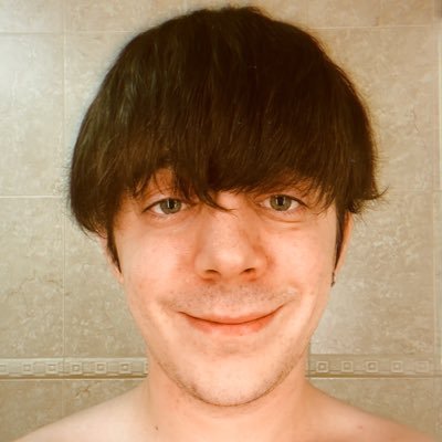 Profile Picture of Amber (@mementomark) on Twitter