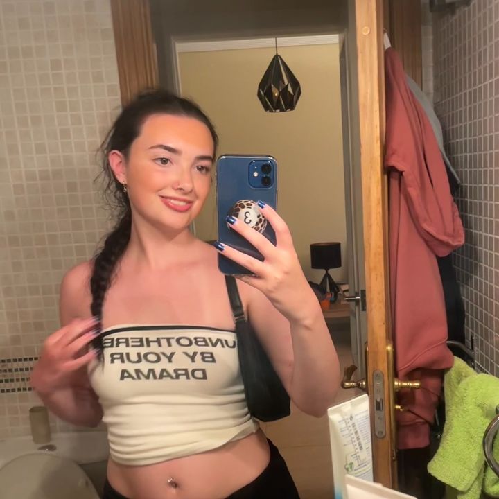 Profile Picture of kelly (@kellytraverse) on Tiktok