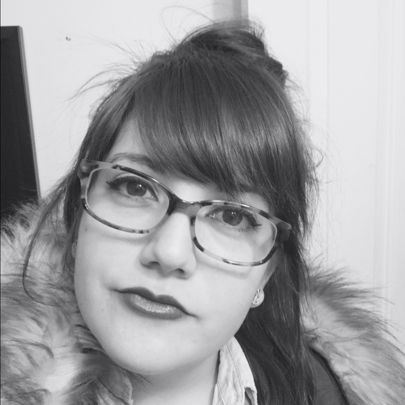 Profile Picture of Julia Meyer (@jmeyer220) on Poshmark