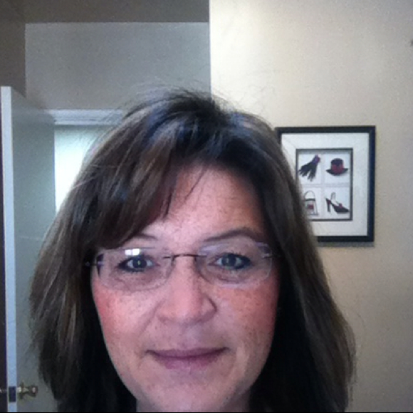 Profile Picture of Linda Forlenza (@lkdorris) on Poshmark