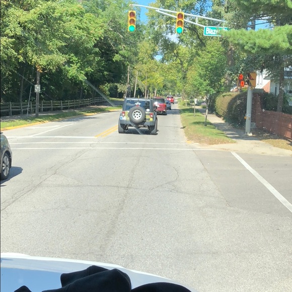 Profile Picture of Bob Burd (@bobbburd88) on Poshmark