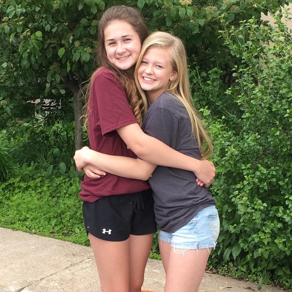 Claire Westerholt - Poshmark Profile Picture of Claire Westerholt (@claire_west) on Poshmark